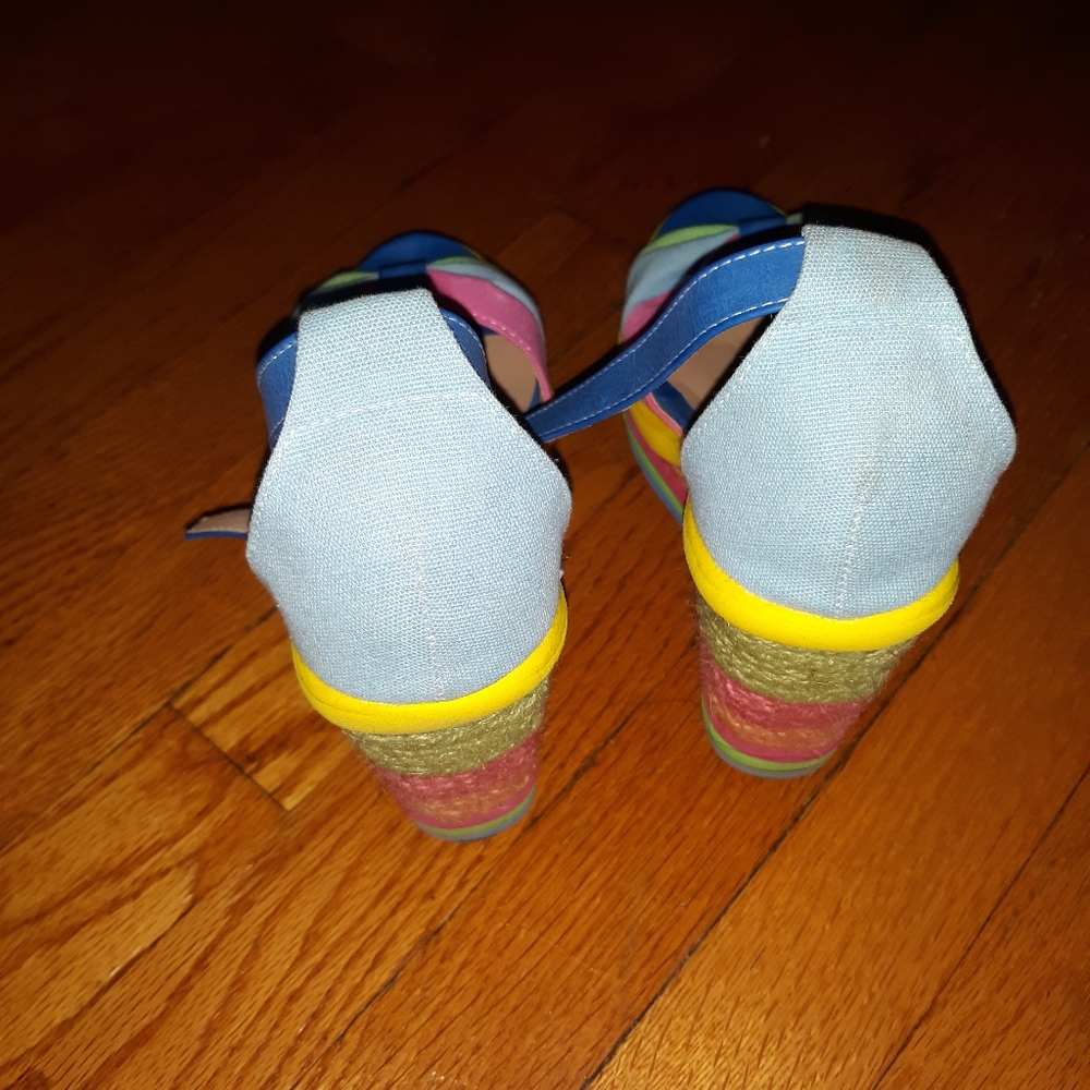 Shoes - Picture 2 of 4